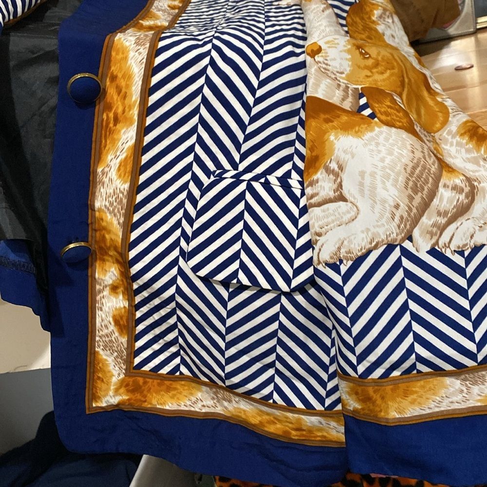 Blue white brown women’s blazer size extra large with front pockets and beagles - Picture 2 of 5
